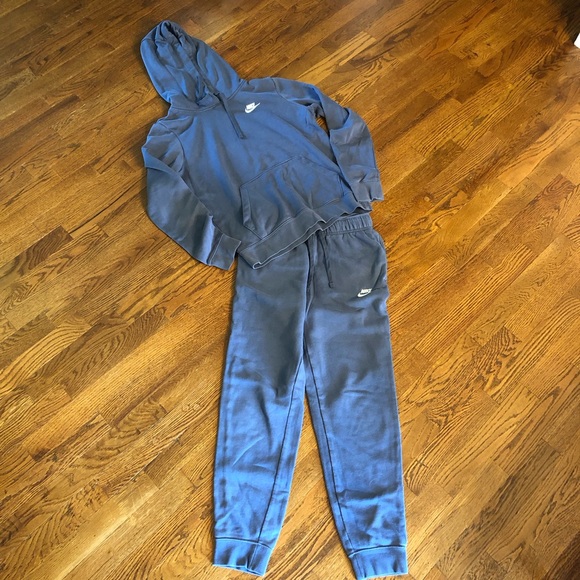 Nike 2 piece set - Picture 1 of 3